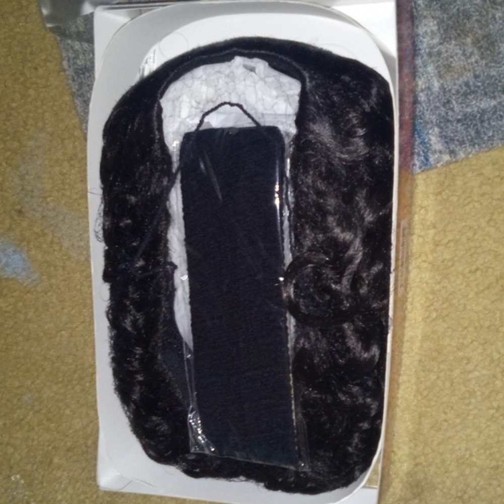 Wig - Picture 3 of 3